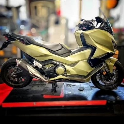 Un Forza 750 de 2025